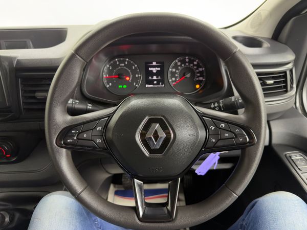 2022 (222) RENAULT TRAFIC LWB 9 SEATER 2.0 150BHP 370772703