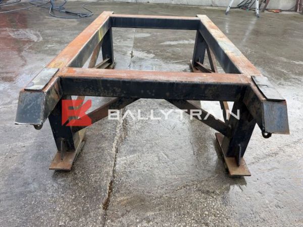 Work Benches 370825886