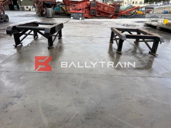 Work Benches 370825903