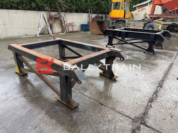 Work Benches 370825905