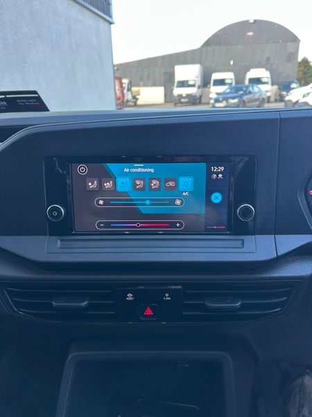 2022 Volkswagen Caddy only 59'000 kms 370838916