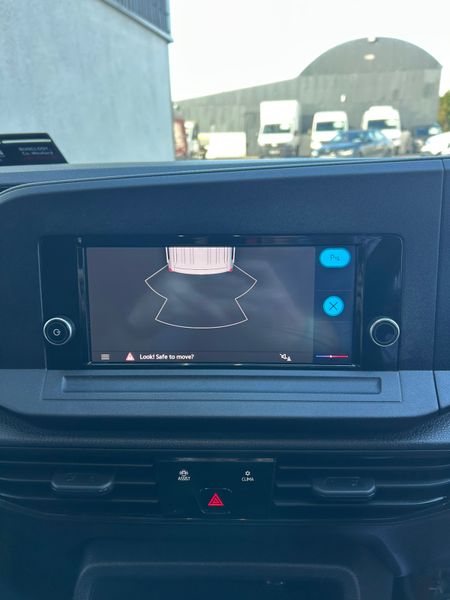 2022 Volkswagen Caddy only 59'000 kms 370838917