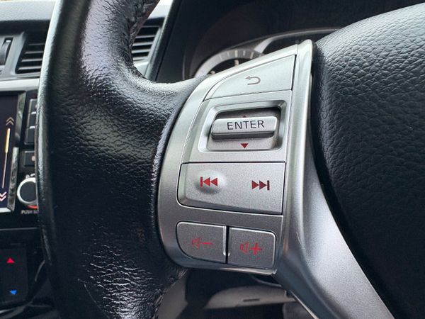 Nissan Navara N Gaurd Auto 370968953