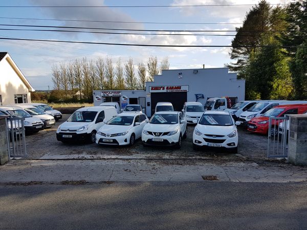 OVER 30 VANS AVAILABLE FOR SALE 371002078