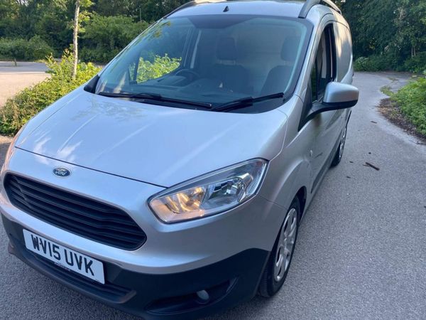 Ford Transit courier  2015 371206881