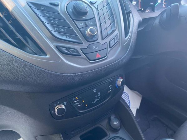 Ford Transit courier  2015 371206887