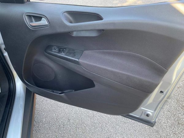 Ford Transit courier  2015 371206891