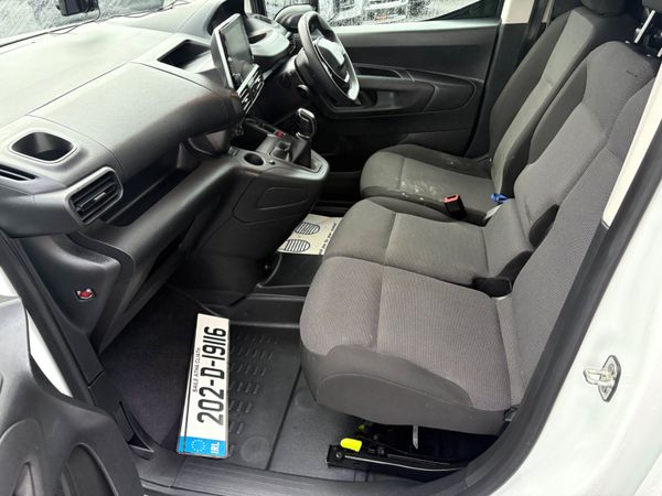 Peugeot Partner 371862848