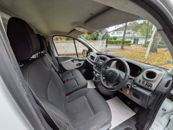 2016 Renault Trafic ***CVRT* 04/26** 371981410