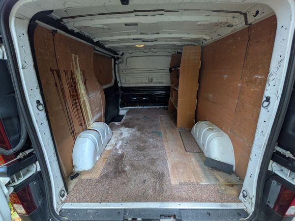 2016 Renault Trafic ***CVRT* 04/26** 371981412