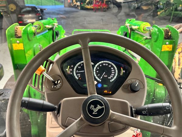 John Deere 6130R 372243448