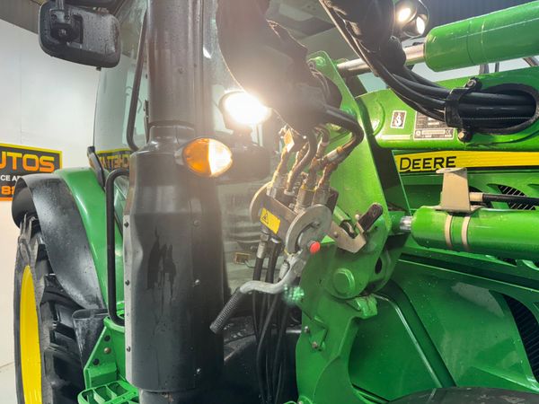 John Deere 6130R 372243421