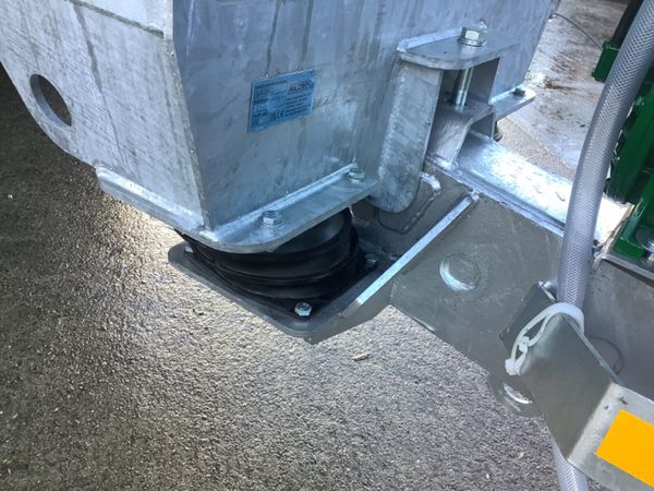 New Major 2600 LGP tanker with Trailing Shoe 372860994