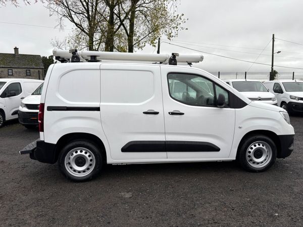 Vauxhall Combo 2019 373105938