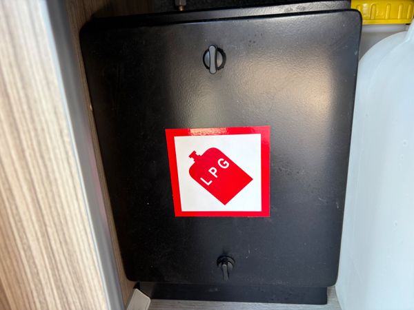 Volkswagen Camper 373120296