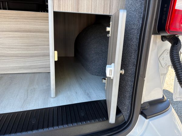 Volkswagen Camper 373120340