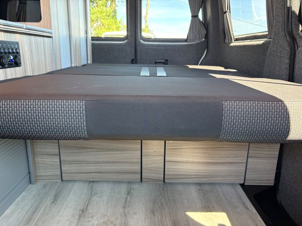 Volkswagen Camper 373120364