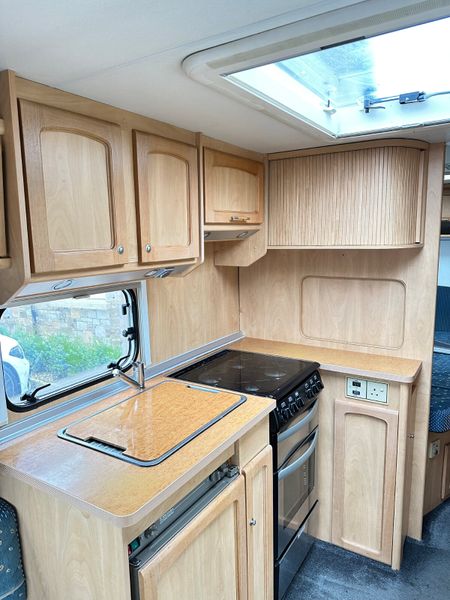 ✨BURSTNER 4 BERTH FIXED BED 373128935