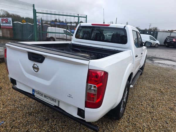 Nissan Navara 2019 373960617