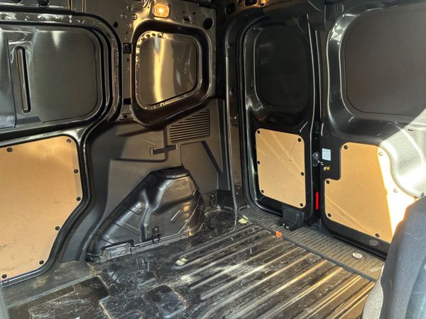 231 Ford Transit Courier VAT Inc 373981680