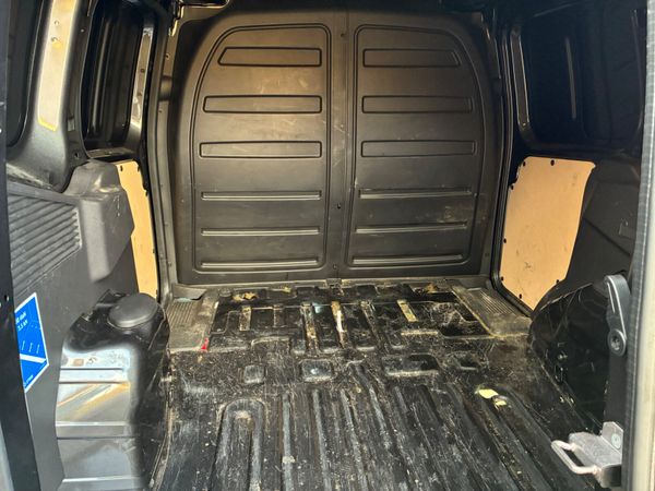 231 Ford Transit Courier VAT Inc 373981681