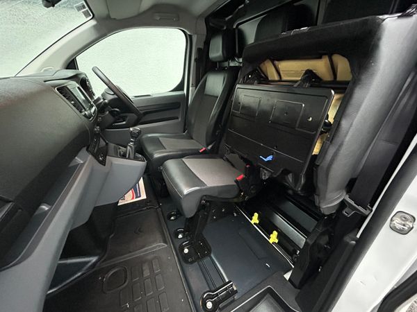 2021 Citroen Dispatch 'Enterprise with A/C 373916102