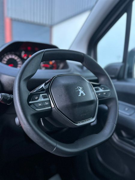 2021 Peugeot Partner 'Enterprise 374166358