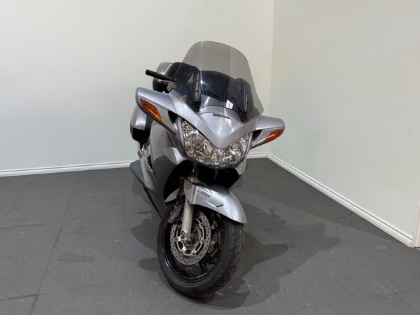 Honda Pan European ST1300 374292306