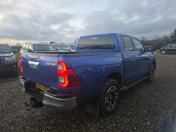 Toyota Hilux 2.4 D4D Invincible 374310738