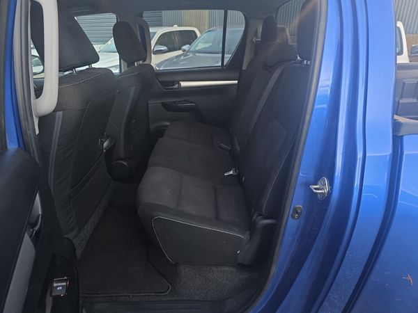 Toyota Hilux 2.4 D4D Invincible 374310812