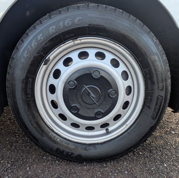 Opel Vivaro LOW KMS/ NEW DOE 11/26 374462423