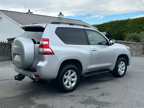 Selection of Landcruiser Short wheel bases 374483541