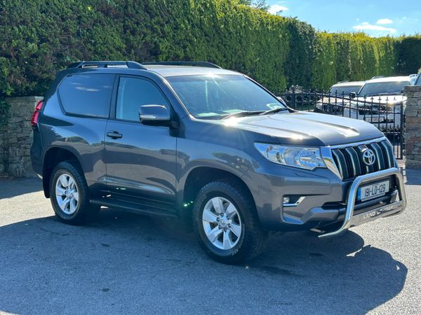 Selection of Landcruiser Short wheel bases 374483542