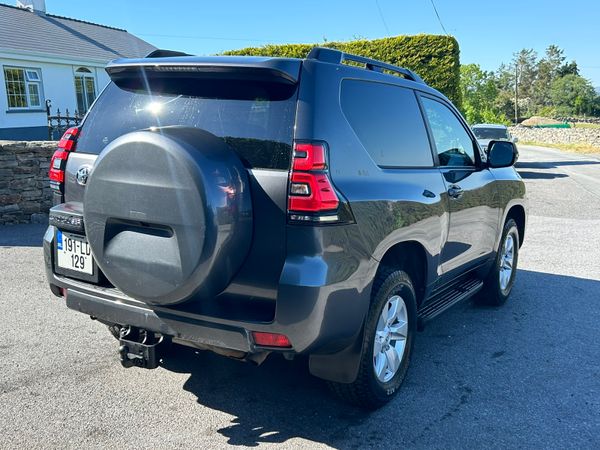 Selection of Landcruiser Short wheel bases 374483544