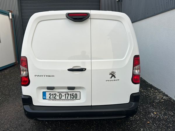 2021 Peugeot Partner 82kms - Professional 374591320