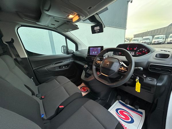 2021 Peugeot Partner 82kms - Professional 374591325