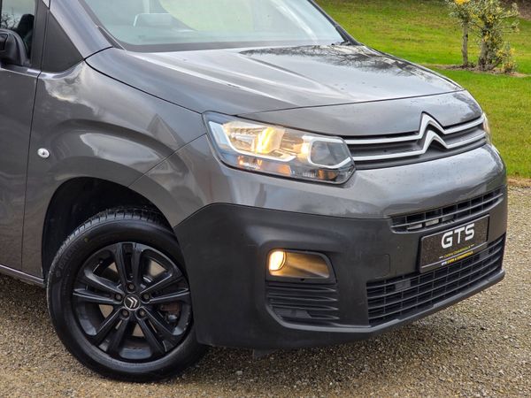 Automatic 2021 Citroën Berlingo Driver 374529993