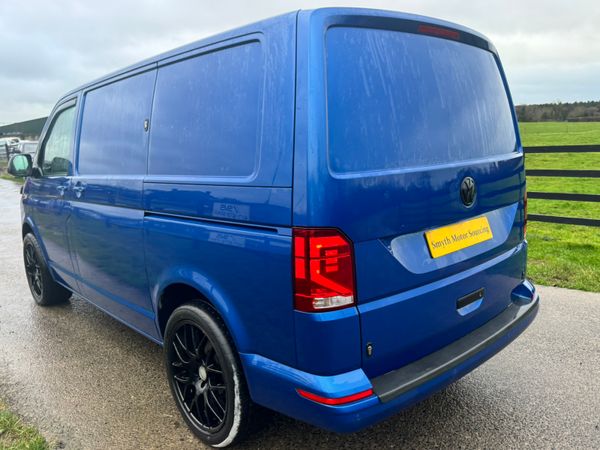 211 Vw Transporter Highline RAVENNA Blue**** 374531201