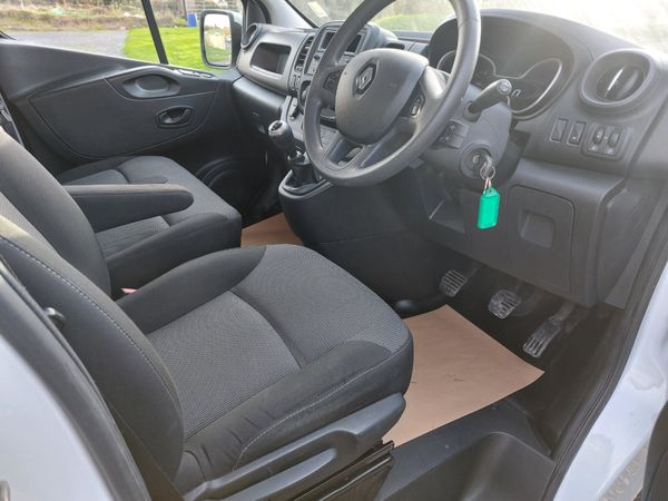 Renault Trafic 212 LWB 2.0L Showroom Con LOW Milea 374632019