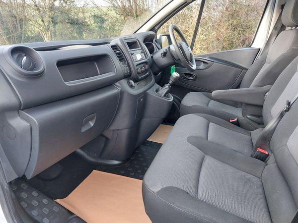 Renault Trafic 212 LWB 2.0L Showroom Con LOW Milea 374632696