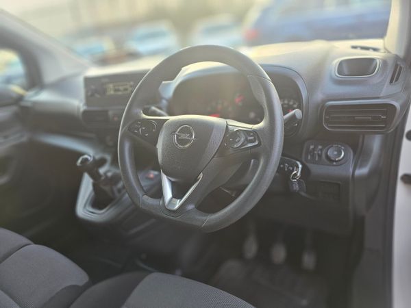 OPEL COMBO // NEW CVRT // 3 SEATS 374634386