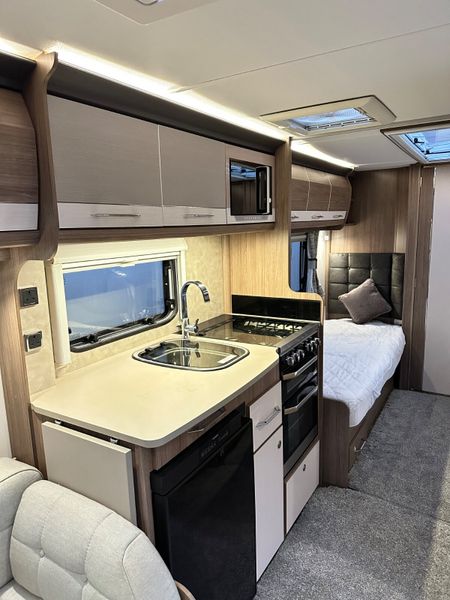 ✨2020 COACHMAN VIP 545 4 BERTH FIXED SINGLE BEDS ✨ 374848597