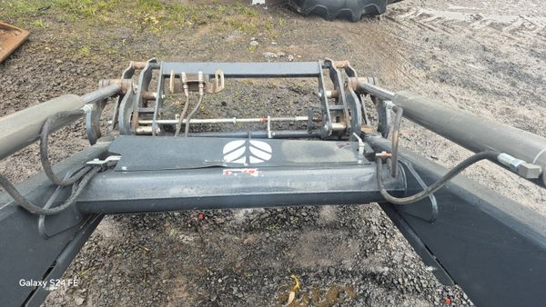 New Holland TL760 loader 375104874