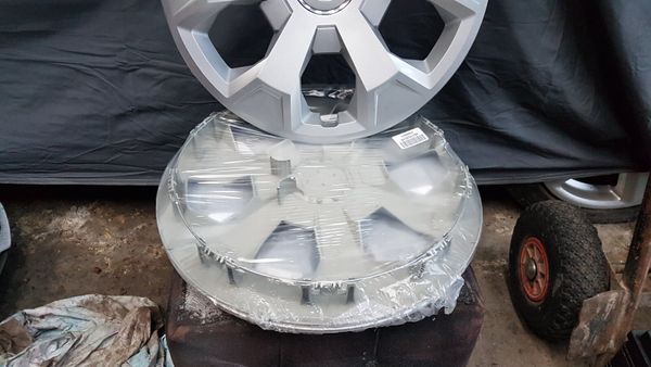 WHEEL TRIMS GENUINE 375117843