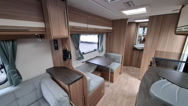 Lunar Quasar 4 berth caravan 375131393