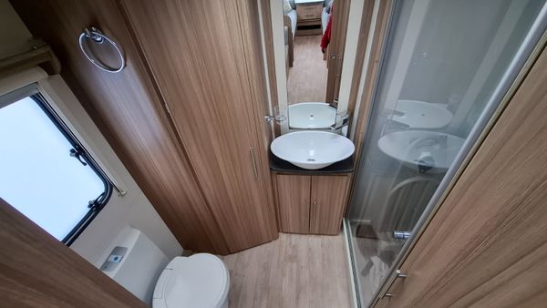 Lunar Quasar 4 berth caravan 375131410