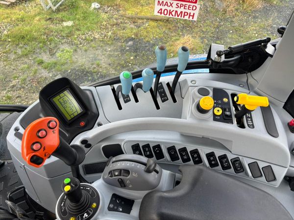 2023 New Holland T7 210 375258036