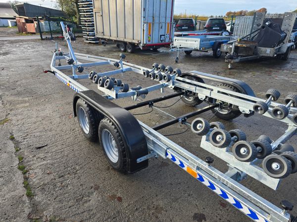 Boat trailers 375389446