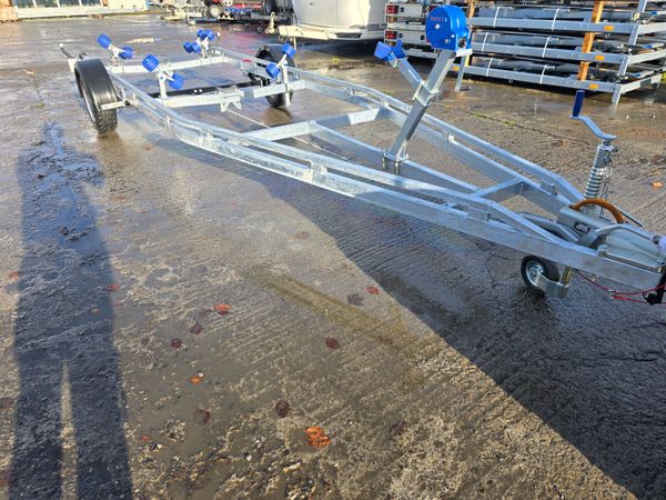 Boat trailers 375389429