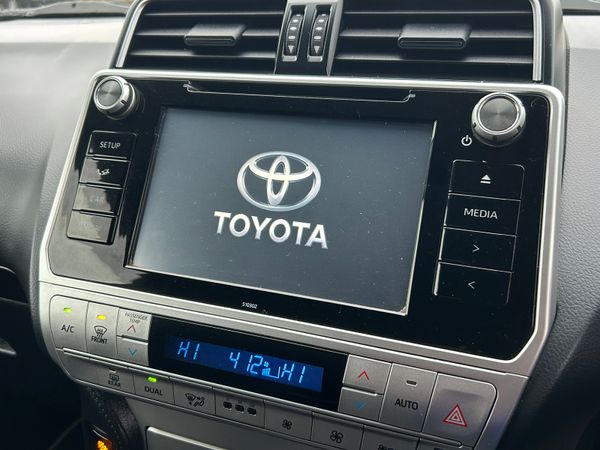 2018 Toyota landcruiser LWB Manual 375623432